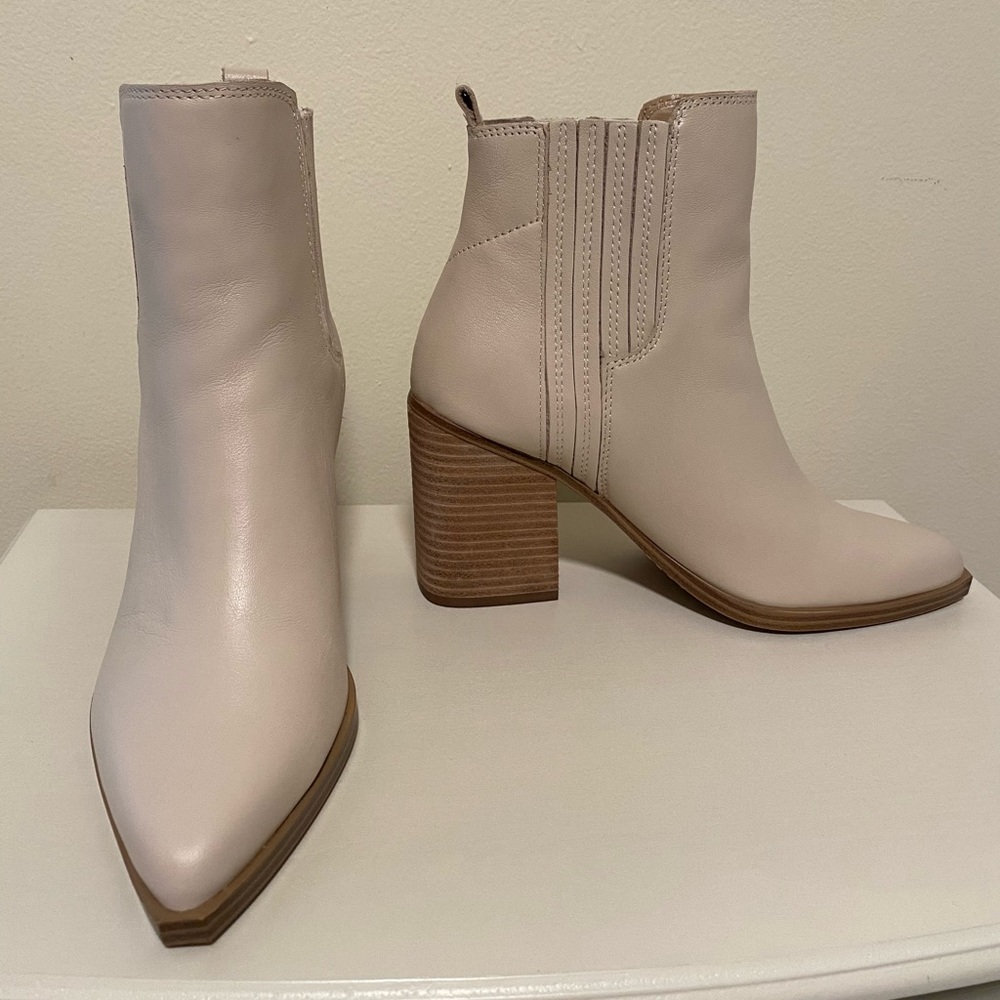 Steve Madden bone leather booties. Size 7.5. Heel height 3.5”. Never worn!